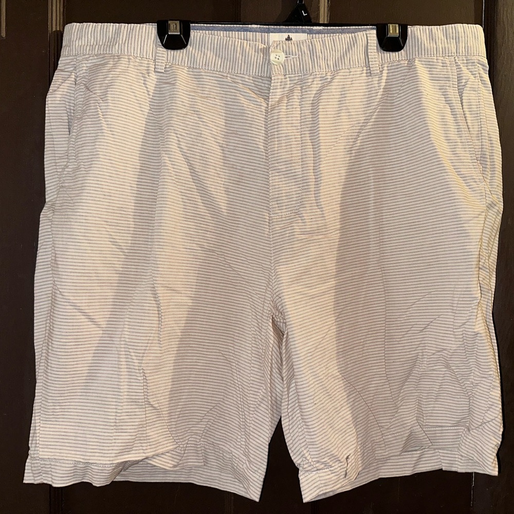 Men’s Rainforest brand shorts